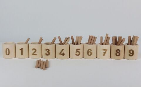 MONTESSORİ RAKAMLI ÇUBUKLU KASELER