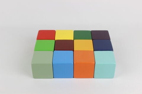 12 LI RENKLİ BÜYÜK KÜP (5 cm)